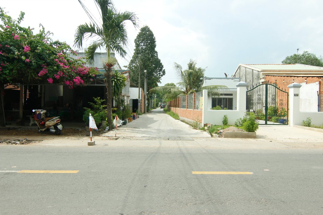 Lối vào dự án từ nhìn từ cổng UBND Xã Vĩnh Thanh
