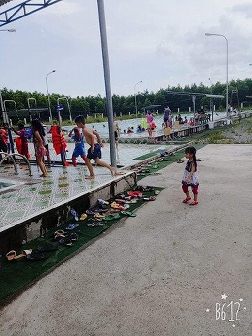 Hồ bơi cho bé ở khu vực ngã ba Thái Lan Long Thành Đồng Nai